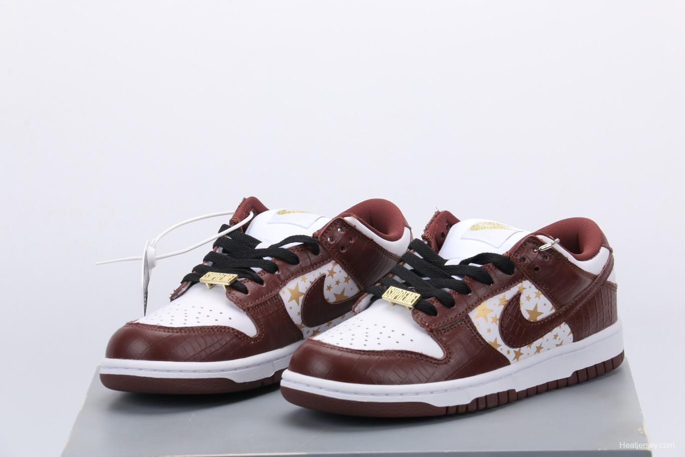 Supreme X Nike SB Dunk Low “Barkroot Brown”