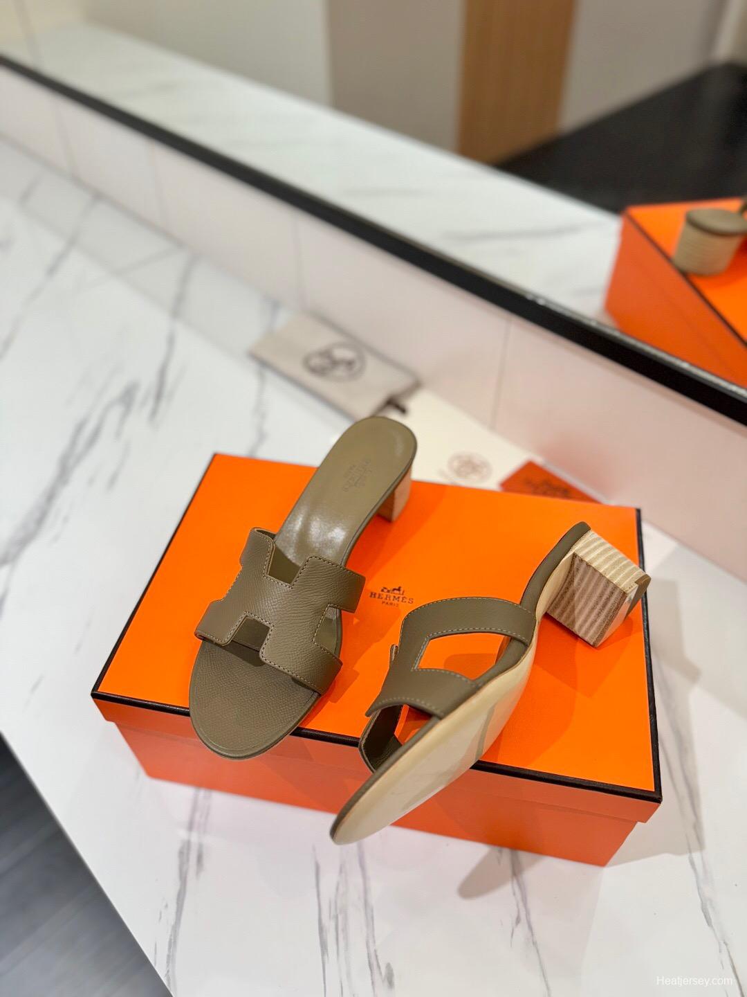2025 Women Hermès Khaki Leather Sandals